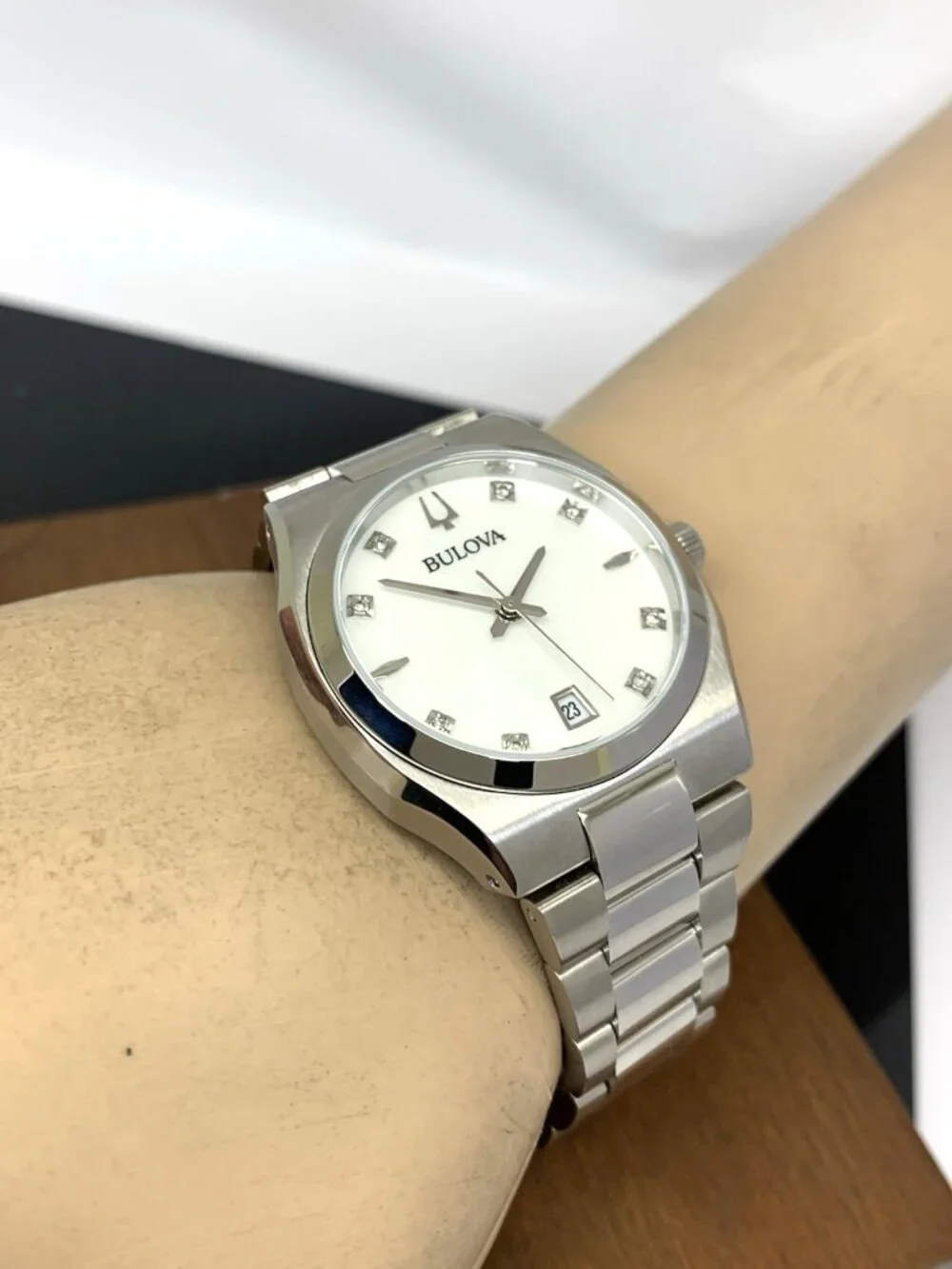 Bulova Women's Watch 96P218 Surveyor Quartz Mother of Pearl Dial Diamond 34mm